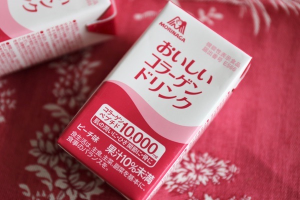 森永おいしいコラーゲンドリンクはペプチド10,000mgも含有なのに続けやすい価格が嬉しい